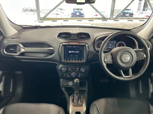 ジープ・レネゲード リミテッド 純正ナビ/フルセグTV/Bluetooth/バックカメラ/AppleCarplay/アンドロイドオート/黒革/シートヒーター/ステアリングヒーター/ブラインドスポットモニター/LEDヘッドライト(21枚目)
