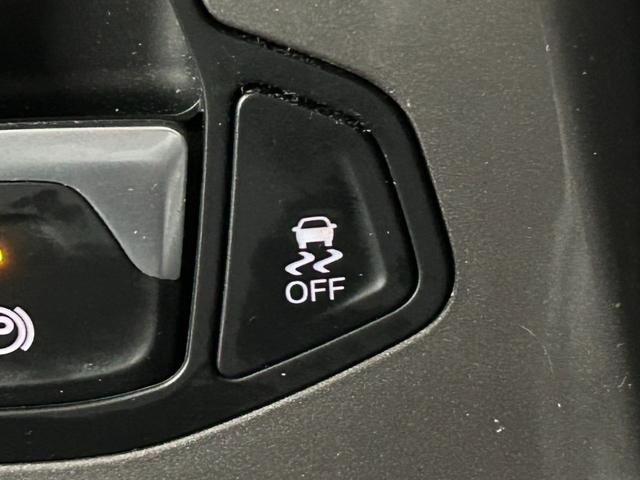 ジープ・レネゲード リミテッド 純正ナビ/フルセグTV/Bluetooth/バックカメラ/AppleCarplay/アンドロイドオート/黒革/シートヒーター/ステアリングヒーター/ブラインドスポットモニター/LEDヘッドライト(51枚目)