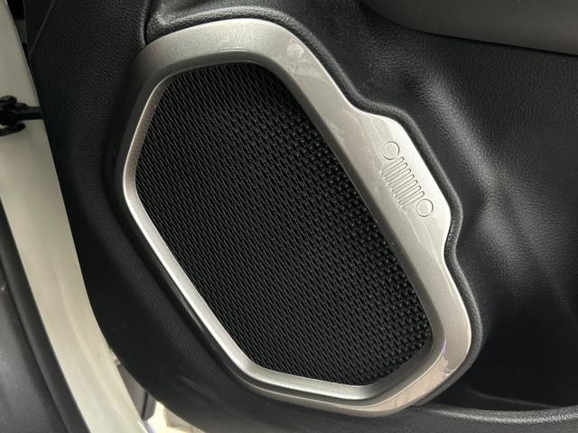 ジープ・レネゲード リミテッド 純正ナビ/フルセグTV/Bluetooth/バックカメラ/AppleCarplay/アンドロイドオート/黒革/シートヒーター/ステアリングヒーター/ブラインドスポットモニター/LEDヘッドライト(56枚目)