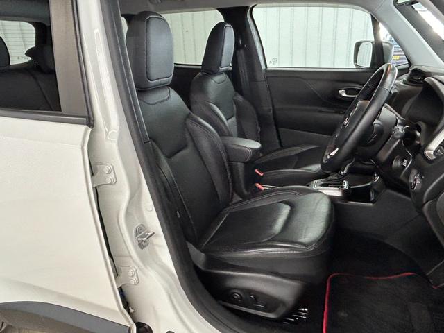 ジープ・レネゲード リミテッド 純正ナビ/フルセグTV/Bluetooth/バックカメラ/AppleCarplay/アンドロイドオート/黒革/シートヒーター/ステアリングヒーター/ブラインドスポットモニター/LEDヘッドライト(58枚目)