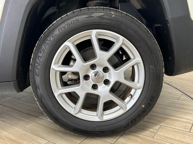 ジープ・レネゲード リミテッド 純正ナビ/フルセグTV/Bluetooth/バックカメラ/AppleCarplay/アンドロイドオート/黒革/シートヒーター/ステアリングヒーター/ブラインドスポットモニター/LEDヘッドライト(74枚目)