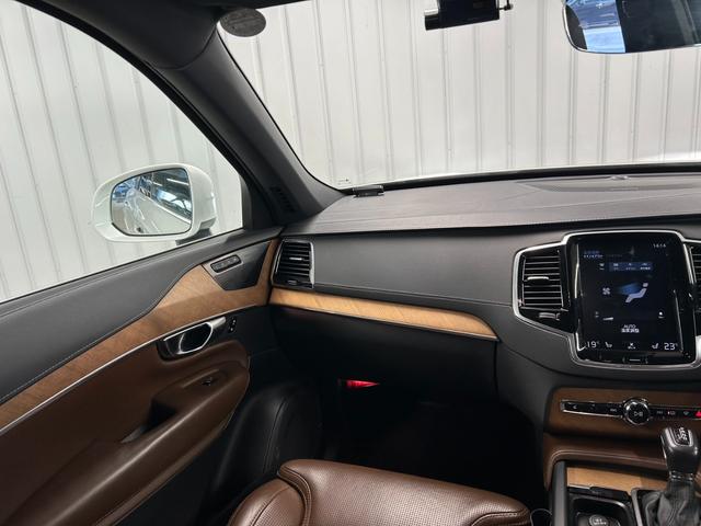 ＸＣ９０ Ｔ６　ＡＷＤ　インスクリプション　純正ナビ／フルセグＴＶ／Ｂｌｕｅｔｏｏｔｈ／全周囲カメラ／ＡｐｐｌｅＣａｒｐｌａｙ／アンドロイドオートハーマンカードン／茶革／シートヒーター／ベンチレーション／ステアリングヒーター／ＬＥＤヘッドライト（22枚目）