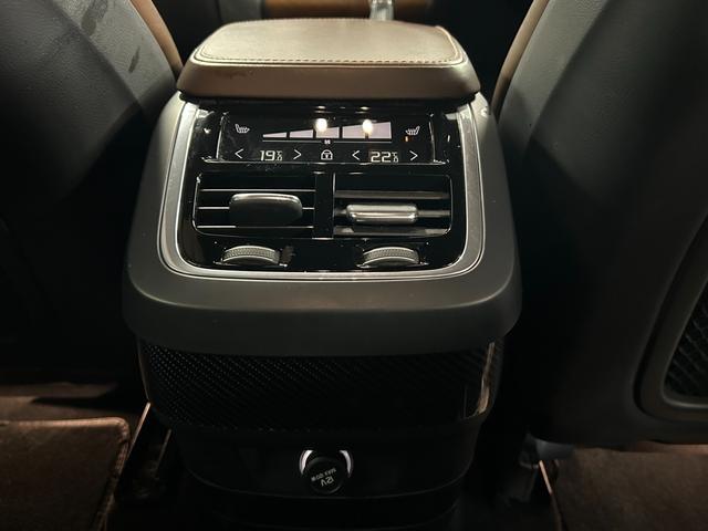 ＸＣ９０ Ｔ６　ＡＷＤ　インスクリプション　純正ナビ／フルセグＴＶ／Ｂｌｕｅｔｏｏｔｈ／全周囲カメラ／ＡｐｐｌｅＣａｒｐｌａｙ／アンドロイドオートハーマンカードン／茶革／シートヒーター／ベンチレーション／ステアリングヒーター／ＬＥＤヘッドライト（56枚目）