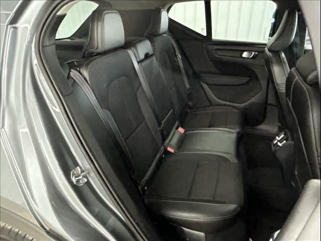 XC40 T4 モメンタム 純正ナビ/フルセグTV/Bluetooth/全周囲カメラ/AppleCarplay/アンドロイドオート/シートヒーター/電動リアゲート/パワーシート/アダプティブクルーズコントロール(8枚目)