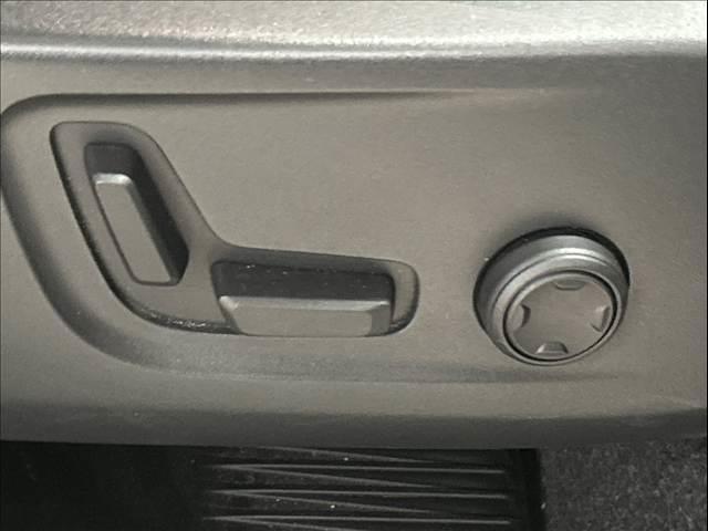 XC40 T4 モメンタム 純正ナビ/フルセグTV/Bluetooth/全周囲カメラ/AppleCarplay/アンドロイドオート/シートヒーター/電動リアゲート/パワーシート/アダプティブクルーズコントロール(9枚目)