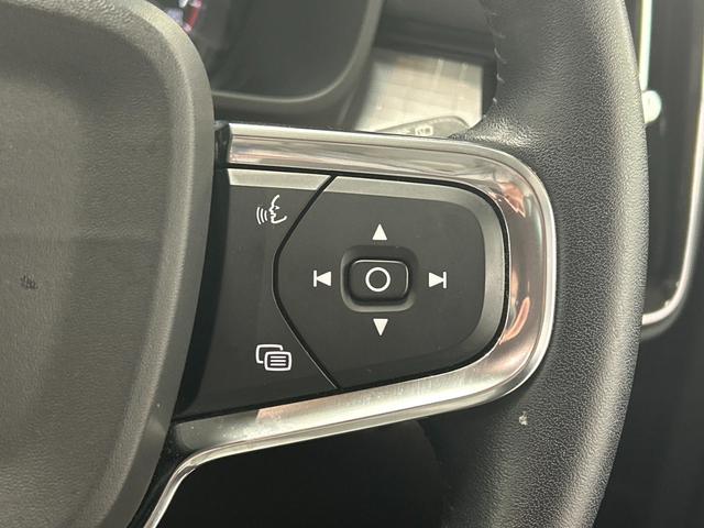 XC40 T4 モメンタム 純正ナビ/フルセグTV/Bluetooth/全周囲カメラ/AppleCarplay/アンドロイドオート/シートヒーター/電動リアゲート/パワーシート/アダプティブクルーズコントロール(49枚目)