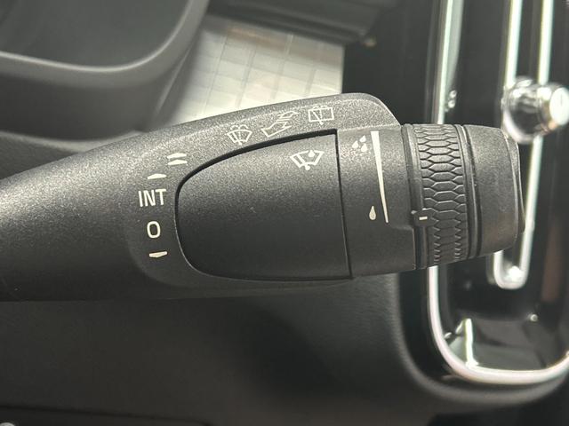 XC40 T4 モメンタム 純正ナビ/フルセグTV/Bluetooth/全周囲カメラ/AppleCarplay/アンドロイドオート/シートヒーター/電動リアゲート/パワーシート/アダプティブクルーズコントロール(50枚目)