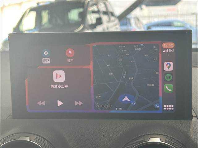 Ｑ２ １．０ＴＦＳＩスポーツ　ＡｐｐｌｅＣａｒｐｌａｙ／シートヒータ－／／ブラインドスポットモニター／電動リアゲート／アダクティブクルーズコントロール／レザーシート／アイドリングストップ／ＬＥＤヘッドライト／純正アルミ／（3枚目）