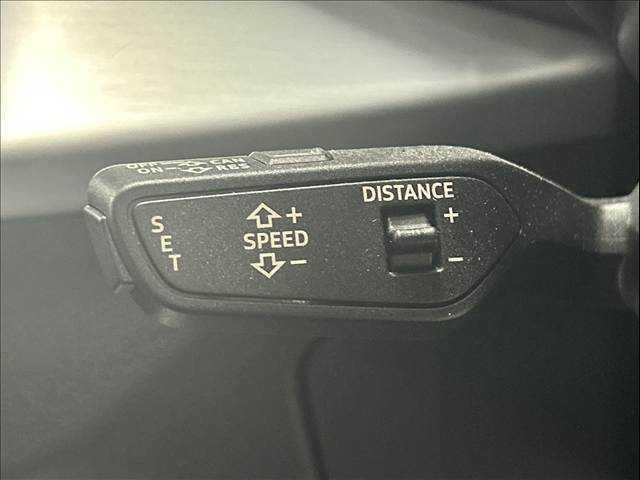 Ｑ２ １．０ＴＦＳＩスポーツ　ＡｐｐｌｅＣａｒｐｌａｙ／シートヒータ－／／ブラインドスポットモニター／電動リアゲート／アダクティブクルーズコントロール／レザーシート／アイドリングストップ／ＬＥＤヘッドライト／純正アルミ／（7枚目）