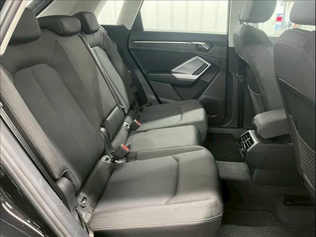 Ｑ３ ３５　ＴＦＳＩ　ａｄｖａｎｃｅｄ　全周囲カメラ／メーカーナビ／コンビニエンス＆アシスタンスＰＫＧ／アダプティブクルーズコントロール／ステアリングスイッチ／シートヒーター／パワーシート／パワーバックドア／バーチャルコックピット／ＥＴＣ（8枚目）