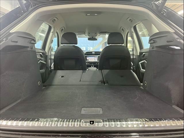 Ｑ３ ３５　ＴＦＳＩ　ａｄｖａｎｃｅｄ　全周囲カメラ／メーカーナビ／コンビニエンス＆アシスタンスＰＫＧ／アダプティブクルーズコントロール／ステアリングスイッチ／シートヒーター／パワーシート／パワーバックドア／バーチャルコックピット／ＥＴＣ（18枚目）