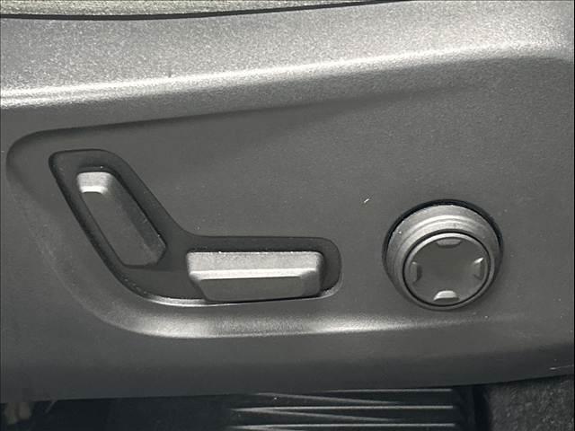 XC40 T4 モメンタム 純正ナビ/フルセグTV/Bluetooth/全周囲カメラ/AppleCarplay/アンドロイドオート/アダプティブクルーズコントロール/シートヒーター/パワーシート/電動リアゲート/LEDヘッド(9枚目)