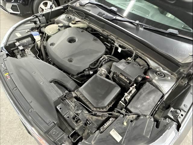 XC40 T4 モメンタム 純正ナビ/フルセグTV/Bluetooth/全周囲カメラ/AppleCarplay/アンドロイドオート/アダプティブクルーズコントロール/シートヒーター/パワーシート/電動リアゲート/LEDヘッド(12枚目)