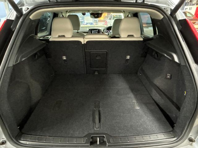 XC40 T4 モメンタム 純正ナビ/フルセグTV/Bluetooth/全周囲カメラ/AppleCarplay/アンドロイドオート/アダプティブクルーズコントロール/シートヒーター/パワーシート/電動リアゲート/LEDヘッド(35枚目)