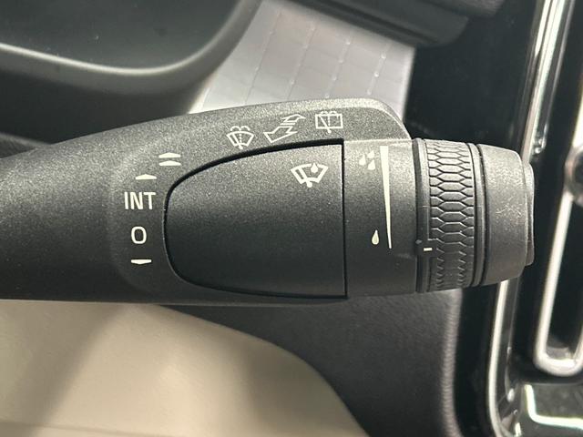 XC40 T4 モメンタム 純正ナビ/フルセグTV/Bluetooth/全周囲カメラ/AppleCarplay/アンドロイドオート/アダプティブクルーズコントロール/シートヒーター/パワーシート/電動リアゲート/LEDヘッド(46枚目)