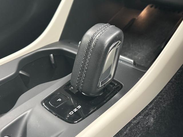 XC40 T4 モメンタム 純正ナビ/フルセグTV/Bluetooth/全周囲カメラ/AppleCarplay/アンドロイドオート/アダプティブクルーズコントロール/シートヒーター/パワーシート/電動リアゲート/LEDヘッド(65枚目)