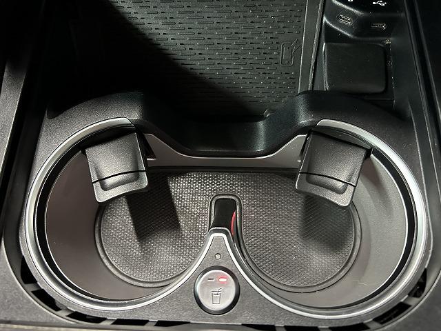 GLS GLS400d 4マチック AMGライン サンルーフ/全周囲カメラ/ブルメスター/GLS Eアクティブボディコントロール/レーダークルーズコントロール/アンビエントライト/ブラインドスポットモニタ/パワーシート/パワーバックドア/シートヒータ(49枚目)