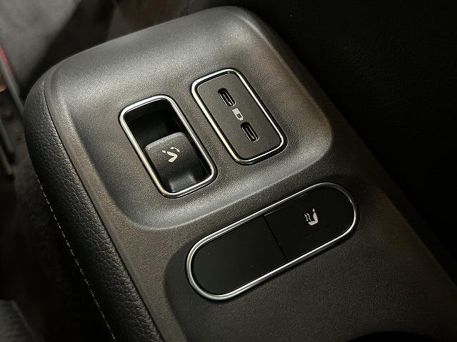 GLS GLS400d 4マチック AMGライン サンルーフ/全周囲カメラ/ブルメスター/GLS Eアクティブボディコントロール/レーダークルーズコントロール/アンビエントライト/ブラインドスポットモニタ/パワーシート/パワーバックドア/シートヒータ(52枚目)