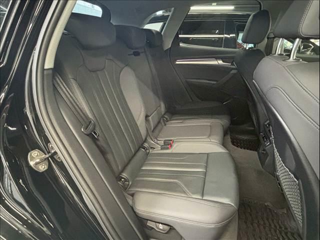 �Z�J���h�V�[�g�͑�l��l������Ă��\���ȃX�y�[�X���m�ۂ���Ă���܂��B�e��u�������ۍR�ۃR�[�e�B���O�v�u�����N���[�j���O�v����葵���Ă���܂���B