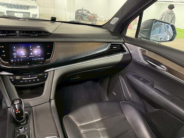 キャデラックＸＴ６ プラチナム　純正ディスプレイオーディオ／ＡｐｐｌｅＣａｒＰｌａｙ／アンドロイドオート／サンルーフ／ＢＯＳＥスピーカー／黒革シート／シートヒーター／ベンチレーション／電動リアゲート／アダプティブクルーズコントロール（22枚目）