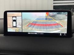 【全周囲モニター】を装備しております。全周囲カメラで危険察知。狭い駐車場でも安心して駐車できますね。 4