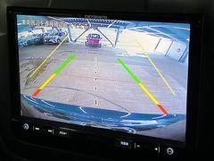 【カラーバックモニター】を装備しております。リアの映像がカラーで映し出されますので日々の駐車も安心安全です。 4