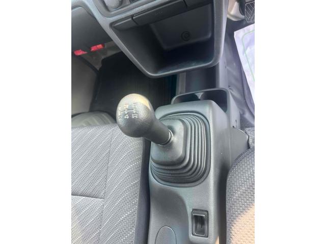 スーパーキャリイ Ｘ　４ＷＤ　５ＭＴ　衝突被害軽減システム　レーンアシスト　キーレスエントリー　オートライト　ＥＳＣ　エアコン　パワーウィンドウ　運転席エアバッグ　助手席エアバッグ（15枚目）