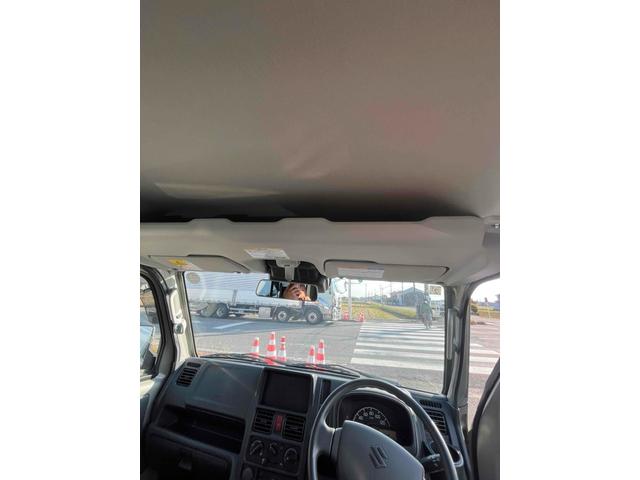 スーパーキャリイ Ｘ　４ＷＤ　５ＭＴ　衝突被害軽減システム　レーンアシスト　キーレスエントリー　オートライト　ＥＳＣ　エアコン　パワーウィンドウ　運転席エアバッグ　助手席エアバッグ（22枚目）