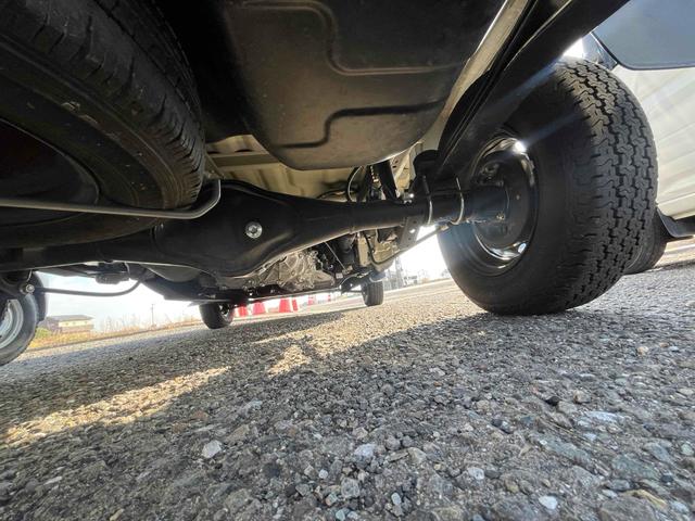 スーパーキャリイ Ｘ　４ＷＤ　５ＭＴ　衝突被害軽減システム　レーンアシスト　キーレスエントリー　オートライト　ＥＳＣ　エアコン　パワーウィンドウ　運転席エアバッグ　助手席エアバッグ（28枚目）