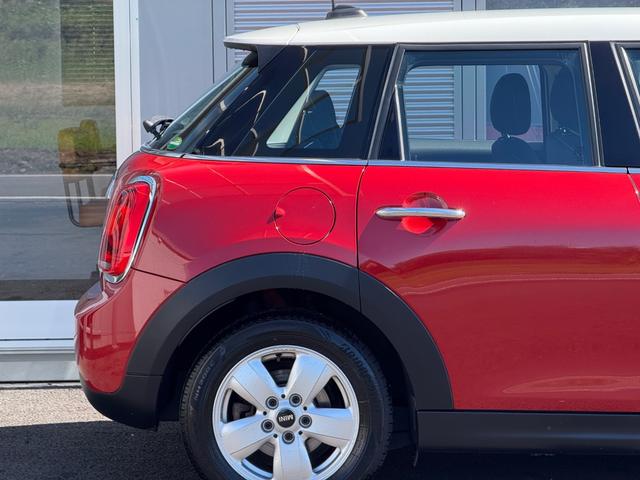 ＭＩＮＩ クーパーＤ　車検令和９年６月まで／純正ナビ／ＬＥＤヘッドライト／純正アルミホイール／Ｂｌｕｅｔｏｏｔｈ／アイドリングストップ／オートエアコン／オートライト／スマートキー／プッシュスタート／ＵＳＢポート／ＡＵＸ（20枚目）