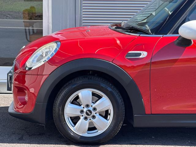 ＭＩＮＩ クーパーＤ　車検令和９年６月まで／純正ナビ／ＬＥＤヘッドライト／純正アルミホイール／Ｂｌｕｅｔｏｏｔｈ／アイドリングストップ／オートエアコン／オートライト／スマートキー／プッシュスタート／ＵＳＢポート／ＡＵＸ（25枚目）