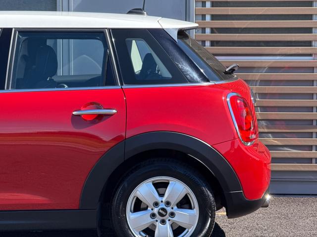 ＭＩＮＩ クーパーＤ　車検令和９年６月まで／純正ナビ／ＬＥＤヘッドライト／純正アルミホイール／Ｂｌｕｅｔｏｏｔｈ／アイドリングストップ／オートエアコン／オートライト／スマートキー／プッシュスタート／ＵＳＢポート／ＡＵＸ（28枚目）