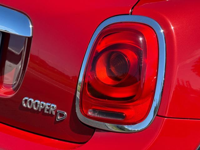 ＭＩＮＩ クーパーＤ　車検令和９年６月まで／純正ナビ／ＬＥＤヘッドライト／純正アルミホイール／Ｂｌｕｅｔｏｏｔｈ／アイドリングストップ／オートエアコン／オートライト／スマートキー／プッシュスタート／ＵＳＢポート／ＡＵＸ（34枚目）