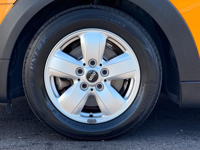 ＭＩＮＩ クーパー　車検２年付／ＬＥＤヘッドライト／純正ナビ／純正アルミホイール／ドライビングモード切替／ＥＴＣ／オートライト／スマートキー／プッシュスタート／Ｂｌｕｅｔｏｏｔｈ／ＵＳＢポート／ＡＵＸ／（33枚目）