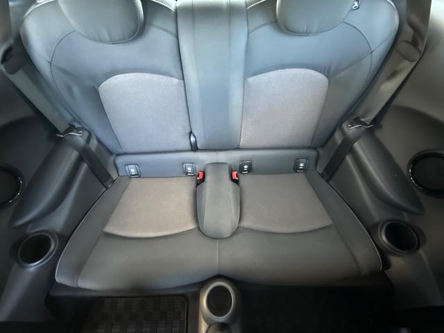 ＭＩＮＩ クーパー　車検２年付／ＬＥＤヘッドライト／純正ナビ／純正アルミホイール／ドライビングモード切替／ＥＴＣ／オートライト／スマートキー／プッシュスタート／Ｂｌｕｅｔｏｏｔｈ／ＵＳＢポート／ＡＵＸ／（53枚目）
