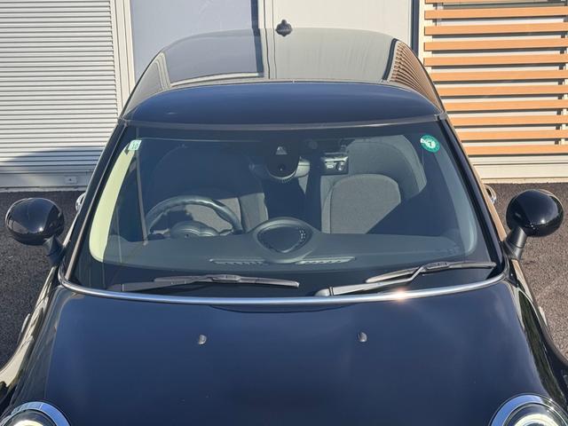 ＭＩＮＩ クーパー　２年車検／中期／６ＭＴ／純正ナビ／Ｂｌｕｅｔｈｏｏｔｈ／ＬＥＤヘッド／ＥＴＣ／純正１５インチＡＷ／オートライト／スマートキー＆プッシュスタート／（16枚目）