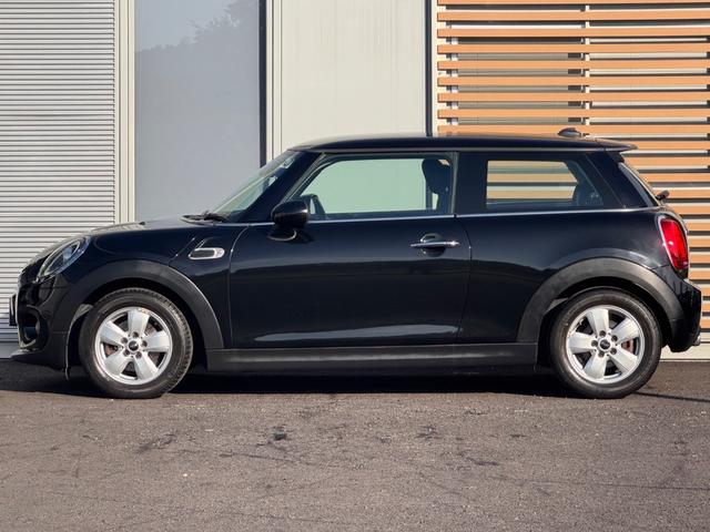 ＭＩＮＩ クーパー　２年車検／中期／６ＭＴ／純正ナビ／Ｂｌｕｅｔｈｏｏｔｈ／ＬＥＤヘッド／ＥＴＣ／純正１５インチＡＷ／オートライト／スマートキー＆プッシュスタート／（24枚目）