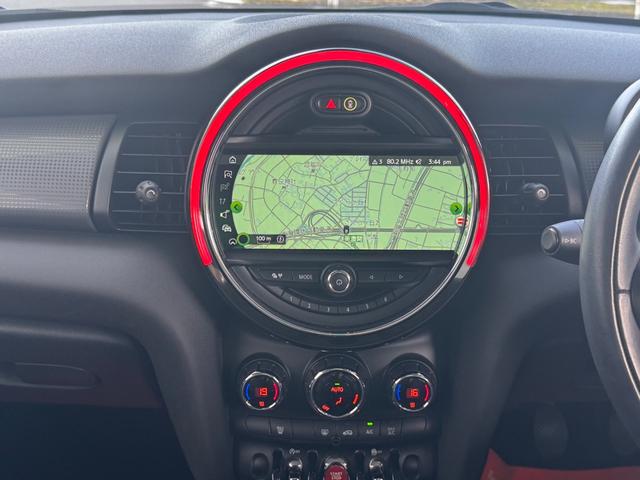 ＭＩＮＩ クーパー　２年車検／中期／６ＭＴ／純正ナビ／Ｂｌｕｅｔｈｏｏｔｈ／ＬＥＤヘッド／ＥＴＣ／純正１５インチＡＷ／オートライト／スマートキー＆プッシュスタート／（53枚目）