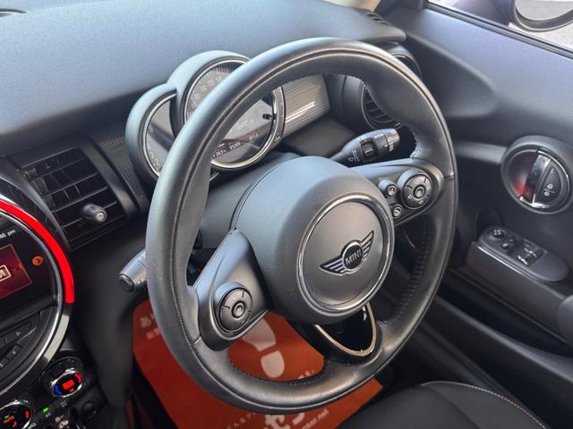 ＭＩＮＩ クーパー　２年車検／中期／６ＭＴ／純正ナビ／Ｂｌｕｅｔｈｏｏｔｈ／ＬＥＤヘッド／ＥＴＣ／純正１５インチＡＷ／オートライト／スマートキー＆プッシュスタート／（54枚目）