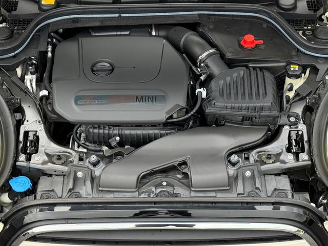 ＭＩＮＩ クーパー　クラシック・トリム　車検２年／後期／純正ナビ／ハーフレザーシート／純正アルミホイール／ＬＥＤヘッドライト／Ｂｌｕｅｔｏｏｔｈ／スマートキー／プッシュスタート／クルーズコントロール／ドライビングモード切替／オートライト／（15枚目）