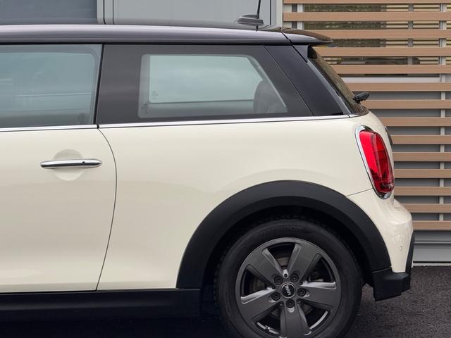 ＭＩＮＩ クーパー　クラシック・トリム　車検２年／後期／純正ナビ／ハーフレザーシート／純正アルミホイール／ＬＥＤヘッドライト／Ｂｌｕｅｔｏｏｔｈ／スマートキー／プッシュスタート／クルーズコントロール／ドライビングモード切替／オートライト／（26枚目）