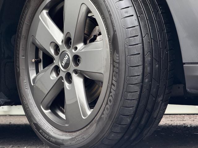 ＭＩＮＩ クーパー　クラシック・トリム　車検２年／後期／純正ナビ／ハーフレザーシート／純正アルミホイール／ＬＥＤヘッドライト／Ｂｌｕｅｔｏｏｔｈ／スマートキー／プッシュスタート／クルーズコントロール／ドライビングモード切替／オートライト／（40枚目）