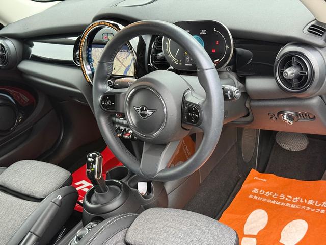 ＭＩＮＩ クーパー　クラシック・トリム　車検２年／後期／純正ナビ／ハーフレザーシート／純正アルミホイール／ＬＥＤヘッドライト／Ｂｌｕｅｔｏｏｔｈ／スマートキー／プッシュスタート／クルーズコントロール／ドライビングモード切替／オートライト／（47枚目）