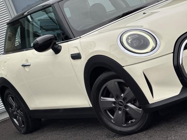 ＭＩＮＩ クーパーＤ　車検２年／後期／ハーフレザーシート／バックカメラ／ＡｐｐｌｅＣａｒＰｌａｙ／純正アルミホイール／オートライト／スマートキー／プッシュスタート／（7枚目）