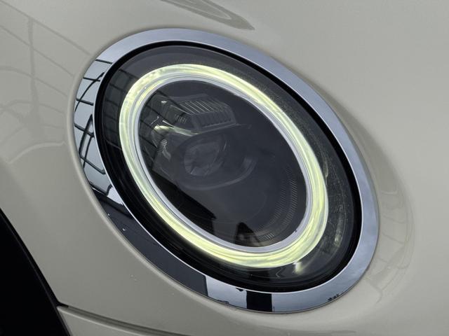 ＭＩＮＩ クーパーＤ　車検２年／後期／ハーフレザーシート／バックカメラ／ＡｐｐｌｅＣａｒＰｌａｙ／純正アルミホイール／オートライト／スマートキー／プッシュスタート／（12枚目）