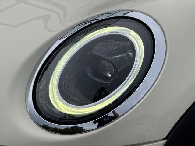 ＭＩＮＩ クーパーＤ　車検２年／後期／ハーフレザーシート／バックカメラ／ＡｐｐｌｅＣａｒＰｌａｙ／純正アルミホイール／オートライト／スマートキー／プッシュスタート／（13枚目）