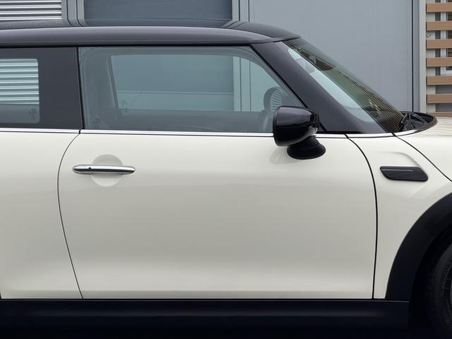 ＭＩＮＩ クーパーＤ　車検２年／後期／ハーフレザーシート／バックカメラ／ＡｐｐｌｅＣａｒＰｌａｙ／純正アルミホイール／オートライト／スマートキー／プッシュスタート／（21枚目）