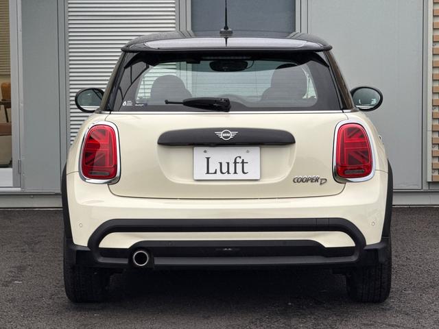 ＭＩＮＩ クーパーＤ　車検２年／後期／ハーフレザーシート／バックカメラ／ＡｐｐｌｅＣａｒＰｌａｙ／純正アルミホイール／オートライト／スマートキー／プッシュスタート／（28枚目）