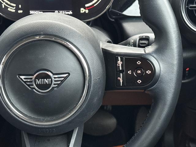 ＭＩＮＩ クーパーＤ　車検２年／後期／ハーフレザーシート／バックカメラ／ＡｐｐｌｅＣａｒＰｌａｙ／純正アルミホイール／オートライト／スマートキー／プッシュスタート／（64枚目）