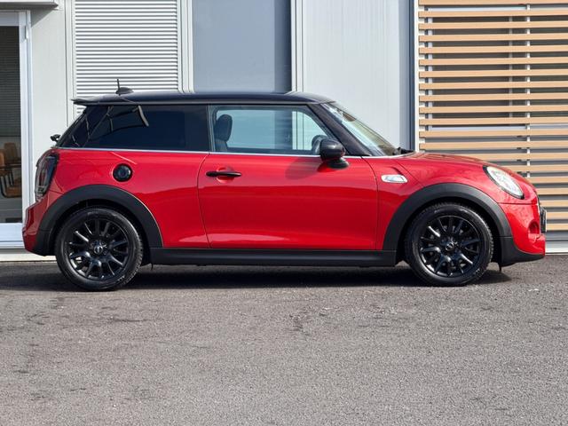 MINI クーパーS 6速MT/車検R8年12月/純正ナビ/純正アルミホイール/スマートキー/プッシュスタート/Bluetooth/ミラーインETC/オートライト/AUX/USBポート/(18枚目)